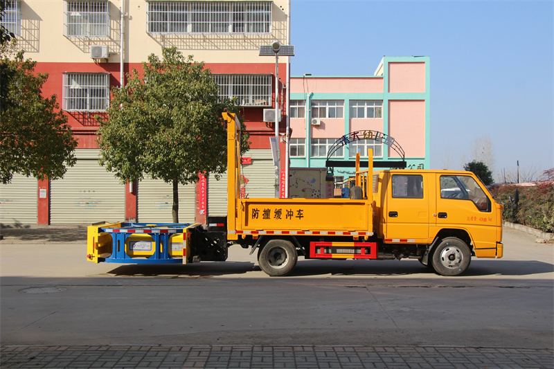 江鈴雙排座黃牌防撞車